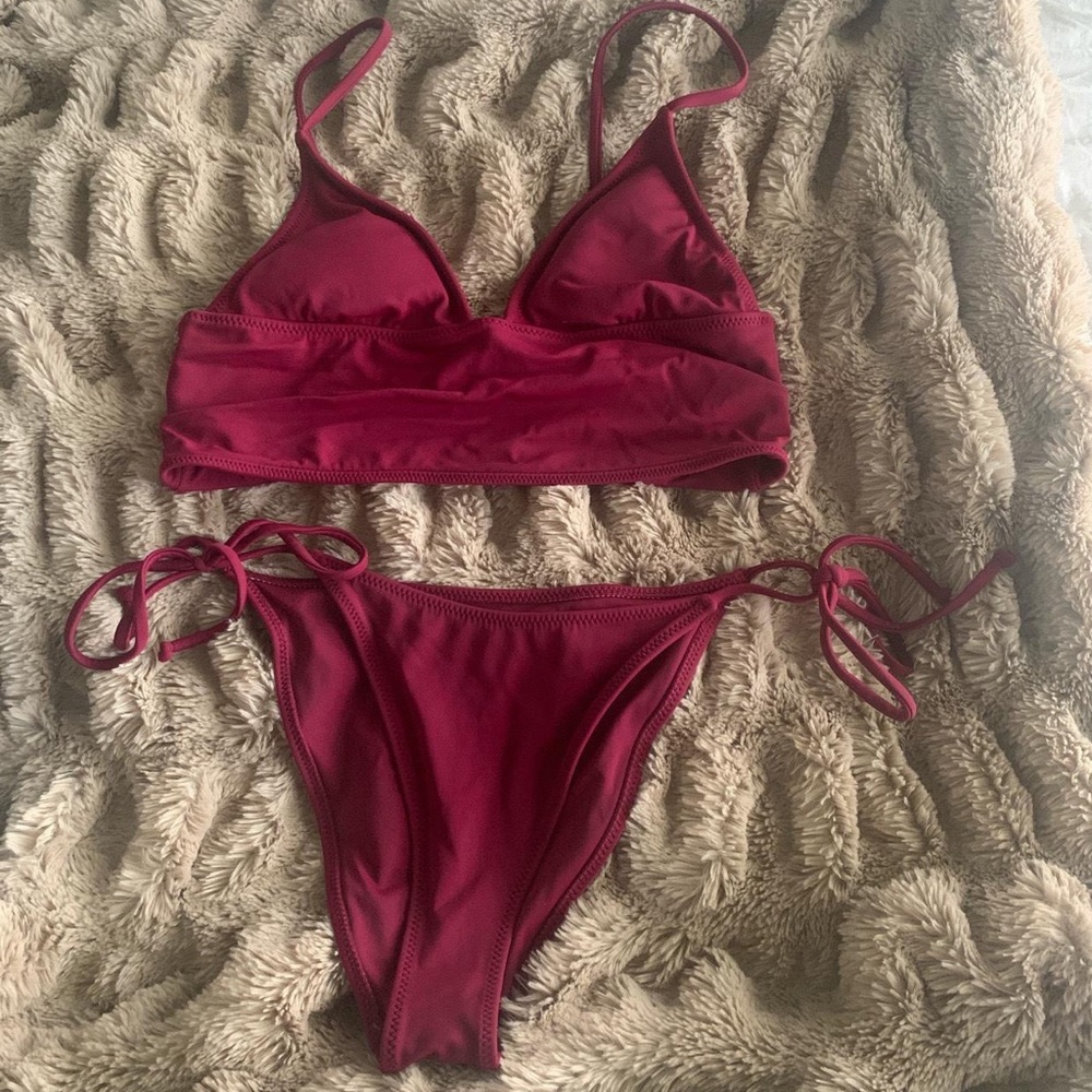 Pacsun L.A. Hearts Bathing Suit Set
• Size: Small